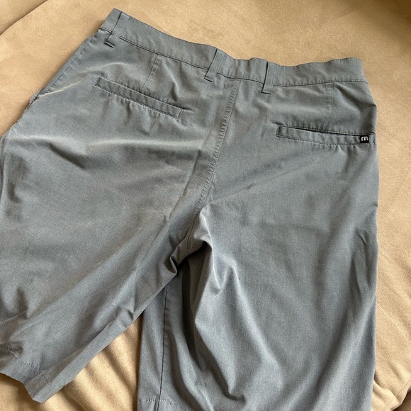 travis mathew shorts - Picture 5 of 5